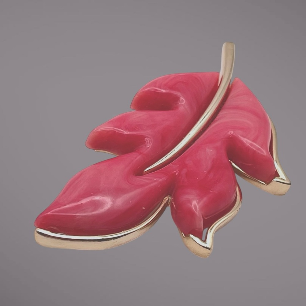 Chunky Vintage Sarah Coventry Autumn Splendor Pink Lucite Thermoset Leaf Brooch